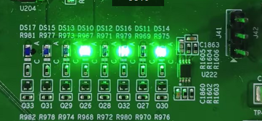 Q31熄灭时的DDR5状态LED
